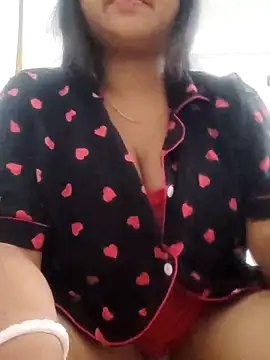 Snapshot of Priya_2222 chatting on 03-08-25, 05:01 Priya 2222 online show from 03-08-25, 05:01