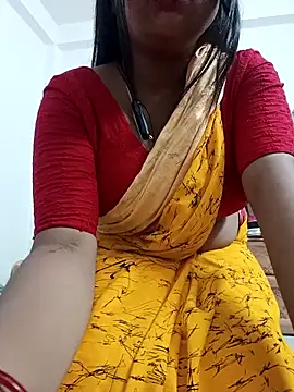 Snapshot of Priya_2222 chatting on 10-05-25, 05:33 Priya 2222 online show from 10-05-25, 05:33