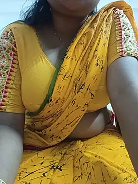 Snapshot of Priya_2222 chatting on 05-16-26, 07:01 Priya 2222 online show from 05-16-26, 07:01