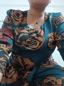 Snapshot of Priya_2222 chatting on 05-30-26, 06:05 Priya 2222 online show from 05-30-26, 06:05