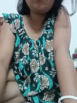 Snapshot of Priya_2222 chatting on 06-06-26, 07:40 Priya 2222 online show from 06-06-26, 07:40