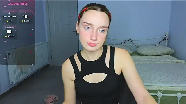 Snapshot of Wild_Sophie_ chatting on 11-16-25, 05:51 Wild Sophie online show from 11-16-25, 05:51