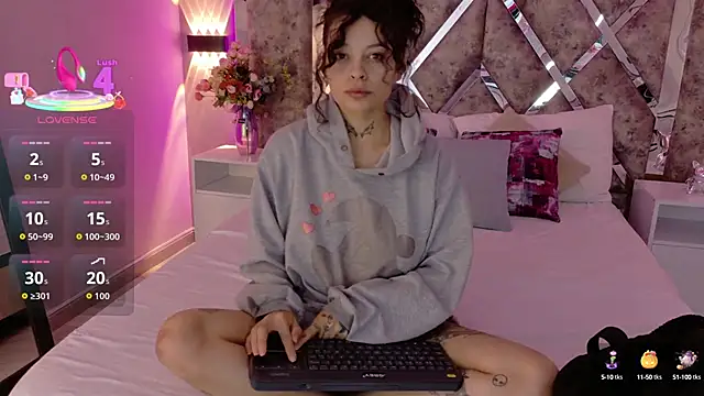 KatherineGomez online show from 10-15-25, 02:01