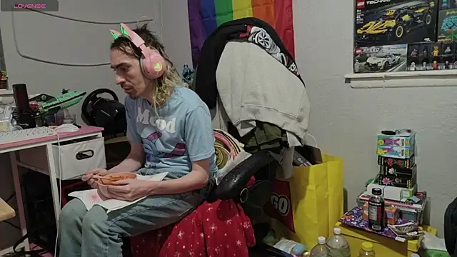 tallnerdyguy online show from 04-14-26, 02:06