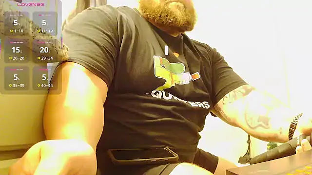Snapshot of Strong_Bear89 chatting on 06-13-26, 04:32 Strong Bear89 online show from 06-13-26, 04:32