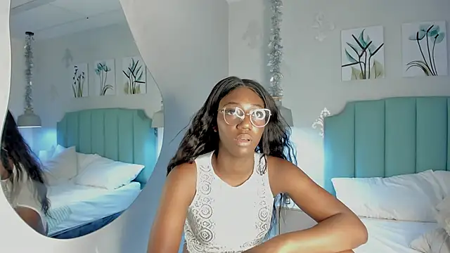 Khenta Michells online show from 02-06-25, 04:03