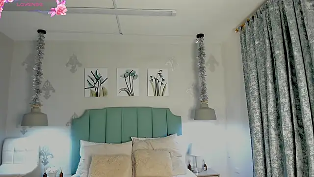 Khenta Michells online show from 02-17-25, 04:37