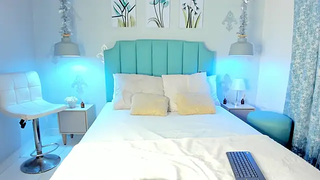 Khenta Michells online show from 03-18-25, 11:08