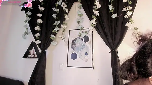 Snapshot of Khenta_Michells chatting on 05-01-26, 11:15 Khenta Michells online show from 05-01-26, 11:15