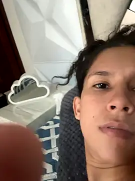 Snapshot of Antonella_and_axel_ chatting on 09-15-25, 09:15 Antonella and axel  online show from 09-15-25, 09:15