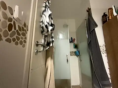 Snapshot of janberlin chatting on 11-03-25, 09:38 janberlin online show from 11-03-25, 09:38