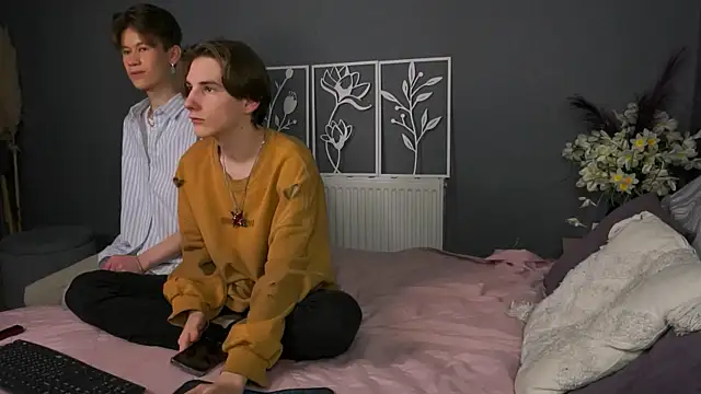 AndrewwCarter2 online show from 01-09-26, 07:37