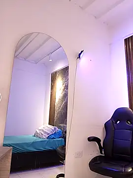 gwen ashly online show from 09-13-25, 08:52