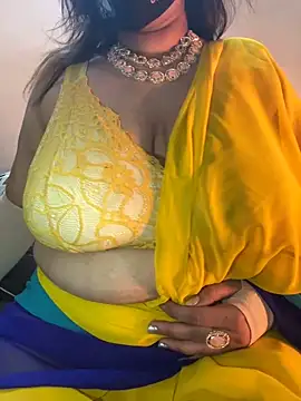 Snapshot of SnehaRai chatting on 02-18-25, 04:37 SnehaRai online show from 02-18-25, 04:37