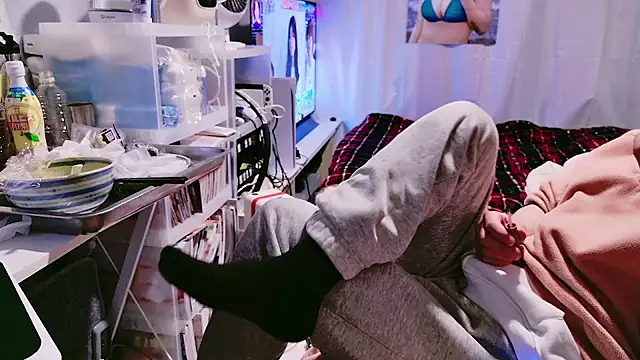 Im IVE LOVE online show from 12-10-24, 03:01