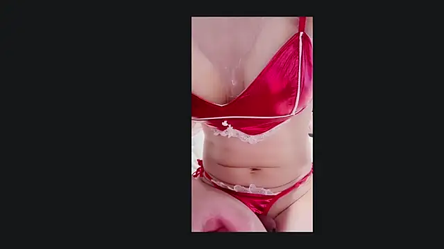 Snapshot of Im_IVE_LOVE chatting on 12-15-24, 01:35 Im IVE LOVE online show from 12-15-24, 01:35