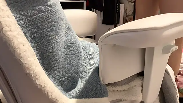 Snapshot of Im_IVE_LOVE chatting on 11-06-25, 12:00 Im IVE LOVE online show from 11-06-25, 12:00