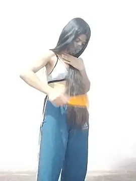 Snapshot of Cute-Ridhima chatting on 06-08-26, 01:28 Cute-Ridhima online show from 06-08-26, 01:28