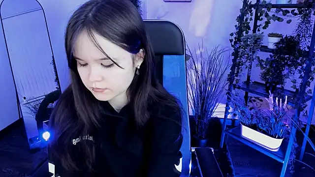 Elainebeness online show from 04-25-26, 07:22