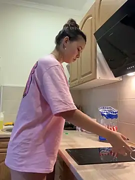 PoppyRobinson online show from 12-06-24, 08:05