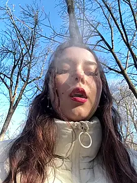 PoppyRobinson online show from 12-20-24, 09:32