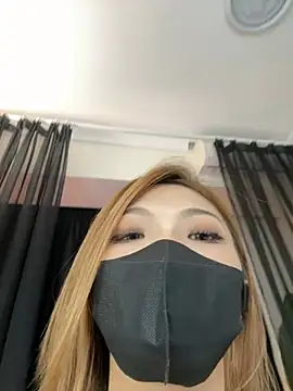 Snapshot of LucyKI chatting on 01-09-25, 04:17 LucyKI online show from 01-09-25, 04:17