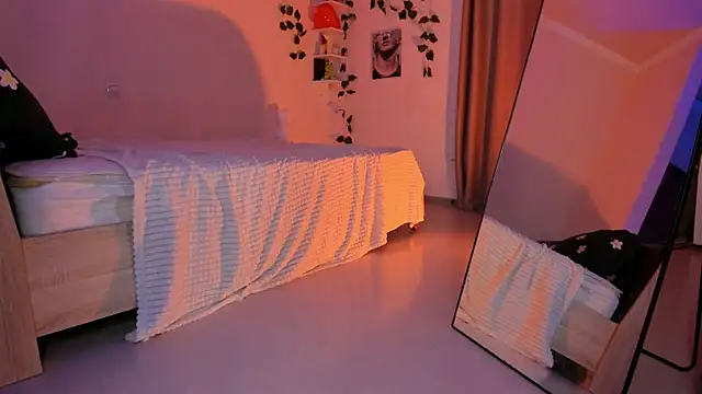 Emily relish online show from 02-22-25, 01:13