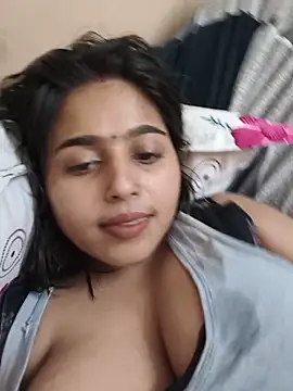 Snapshot of Sweet-Rani chatting on 06-06-26, 03:28 Sweet-Rani online show from 06-06-26, 03:28