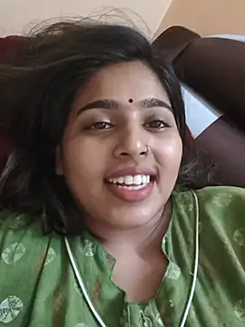 Snapshot of Sweet-Rani chatting on 06-23-26, 05:22 Sweet-Rani online show from 06-23-26, 05:22