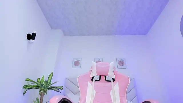 Brittany cute18 online show from 01-21-25, 02:05