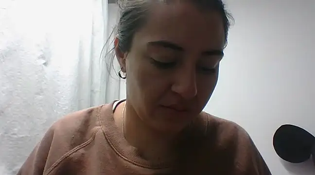  karlie kloss  online show from 12-04-24, 01:47