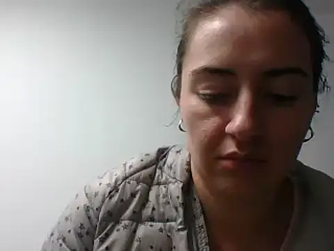  karlie kloss  online show from 12-24-24, 01:38