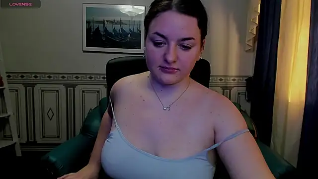 Snapshot of Helen_Elliot chatting on 12-31-24, 10:15 Helen Elliot online show from 12-31-24, 10:15