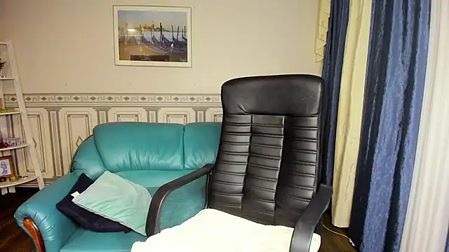 Snapshot of Helen_Elliot chatting on 02-28-25, 04:42 Helen Elliot online show from 02-28-25, 04:42