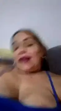 Snapshot of MirandaSoto chatting on 01-25-25, 10:18 MirandaSoto online show from 01-25-25, 10:18