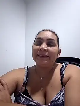 Snapshot of MirandaSoto chatting on 01-27-25, 03:47 MirandaSoto online show from 01-27-25, 03:47