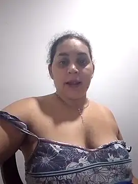 Snapshot of MirandaSoto chatting on 01-27-25, 11:43 MirandaSoto online show from 01-27-25, 11:43