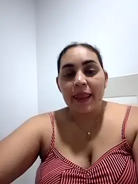 Snapshot of MirandaSoto chatting on 02-06-25, 03:37 MirandaSoto online show from 02-06-25, 03:37