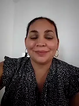 Snapshot of MirandaSoto chatting on 02-21-25, 08:16 MirandaSoto online show from 02-21-25, 08:16