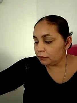 Snapshot of MirandaSoto chatting on 02-25-25, 05:36 MirandaSoto online show from 02-25-25, 05:36