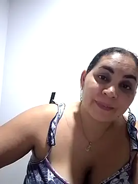 Snapshot of MirandaSoto chatting on 02-27-25, 03:36 MirandaSoto online show from 02-27-25, 03:36