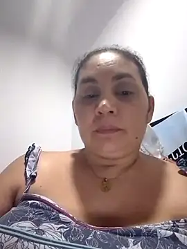 Snapshot of MirandaSoto chatting on 03-04-25, 03:44 MirandaSoto online show from 03-04-25, 03:44