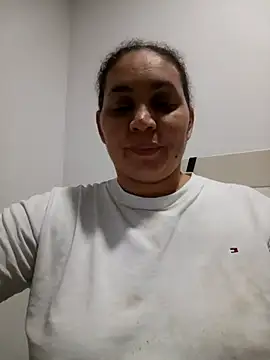 Snapshot of MirandaSoto chatting on 03-07-25, 02:12 MirandaSoto online show from 03-07-25, 02:12