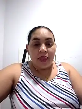 Snapshot of MirandaSoto chatting on 03-09-25, 03:22 MirandaSoto online show from 03-09-25, 03:22