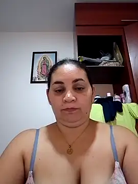 Snapshot of MirandaSoto chatting on 03-09-25, 05:06 MirandaSoto online show from 03-09-25, 05:06