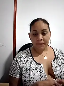 Snapshot of MirandaSoto chatting on 03-12-25, 03:57 MirandaSoto online show from 03-12-25, 03:57
