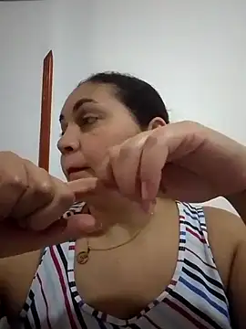 Snapshot of MirandaSoto chatting on 03-18-25, 07:42 MirandaSoto online show from 03-18-25, 07:42