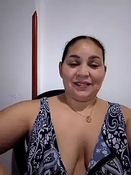 Snapshot of MirandaSoto chatting on 03-21-25, 03:22 MirandaSoto online show from 03-21-25, 03:22