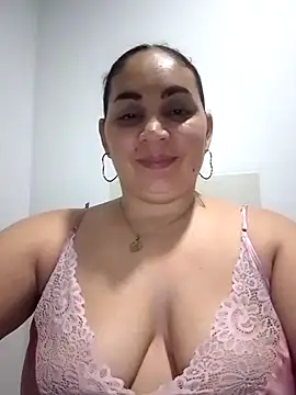 Snapshot of MirandaSoto chatting on 03-23-25, 04:38 MirandaSoto online show from 03-23-25, 04:38