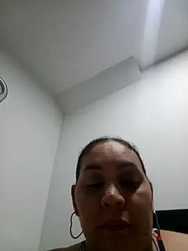 Snapshot of MirandaSoto chatting on 09-14-25, 04:00 MirandaSoto online show from 09-14-25, 04:00